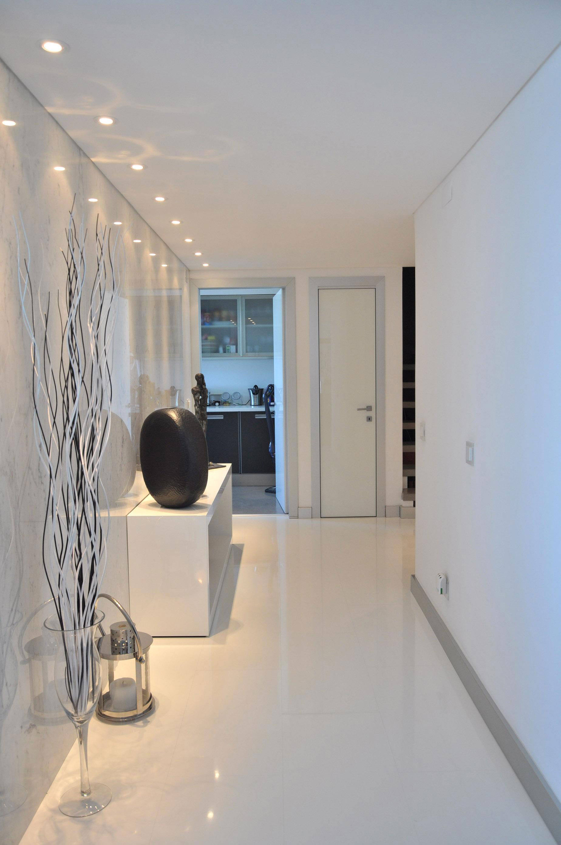 An Elegant Contemporary Apartment with Timeless and Sophisticated Environment in Lisbon by Nuno Ladeiro (2)