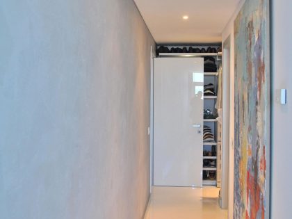 An Elegant Contemporary Apartment with Timeless and Sophisticated Environment in Lisbon by Nuno Ladeiro (3)