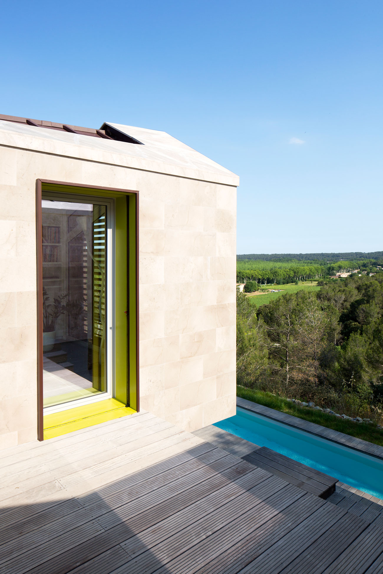 An Elegant Contemporary Home Surrounded by Pine Trees with Wonderful Views in Montpellier by N+B Architectes (11)