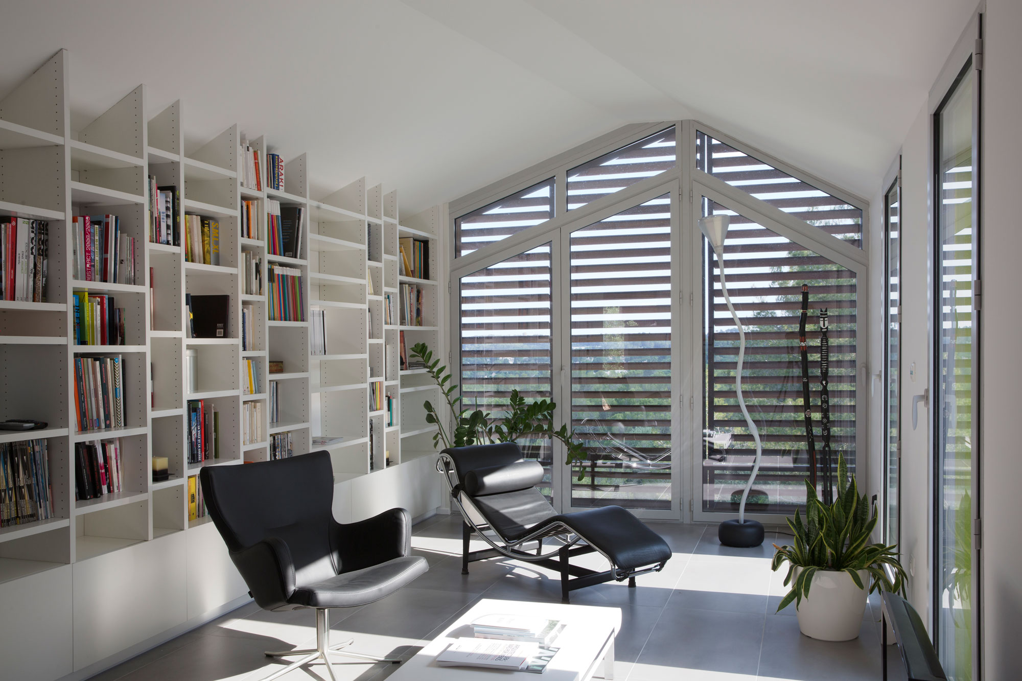 An Elegant Contemporary Home Surrounded by Pine Trees with Wonderful Views in Montpellier by N+B Architectes (15)