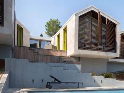 An Elegant Contemporary Home Surrounded by Pine Trees with Wonderful Views in Montpellier by N+B Architectes (8)