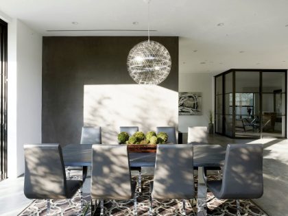 An Elegant Contemporary Home with Chic and Spacious Interior in Los Angeles by Amit Apel Design (11)