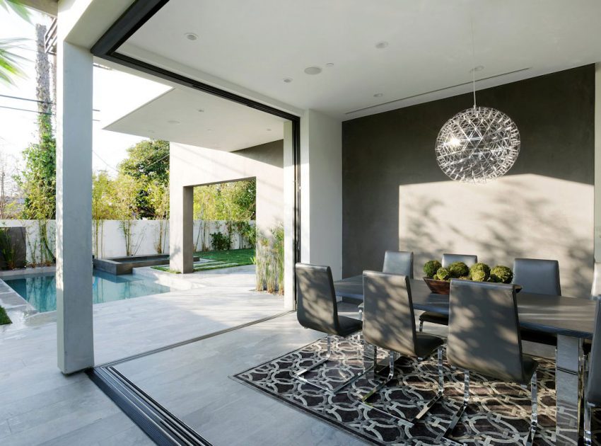 An Elegant Contemporary Home with Chic and Spacious Interior in Los Angeles by Amit Apel Design (12)