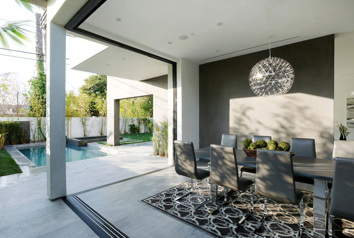An Elegant Contemporary Home with Chic and Spacious Interior in Los Angeles by Amit Apel Design (12)