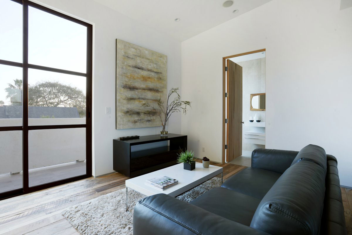 An Elegant Contemporary Home with Chic and Spacious Interior in Los Angeles by Amit Apel Design (18)