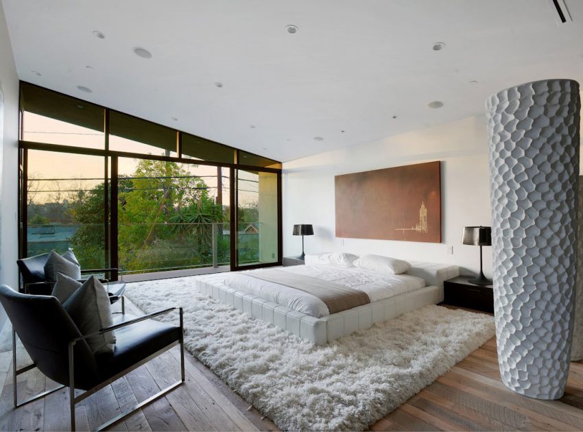An Elegant Contemporary Home with Chic and Spacious Interior in Los Angeles by Amit Apel Design (19)