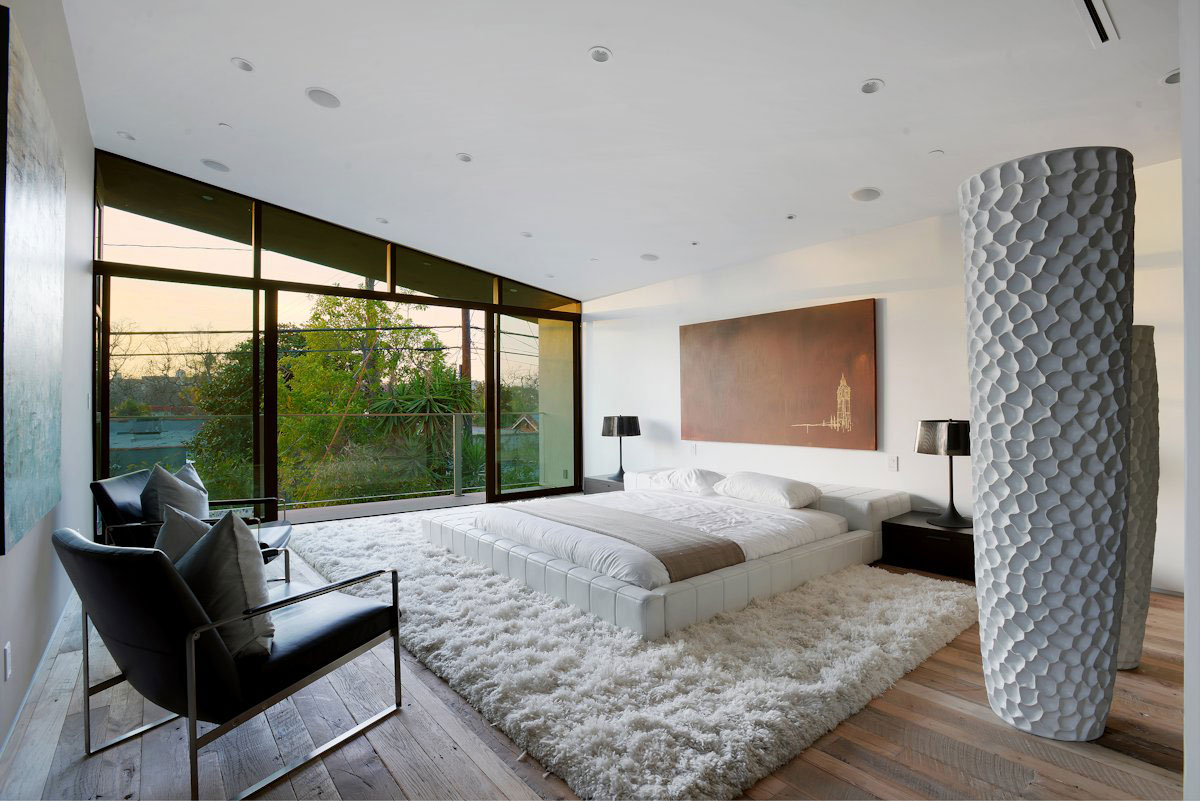 An Elegant Contemporary Home with Chic and Spacious Interior in Los Angeles by Amit Apel Design (19)