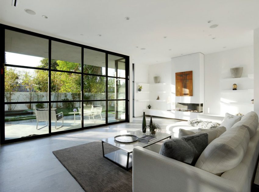 An Elegant Contemporary Home with Chic and Spacious Interior in Los Angeles by Amit Apel Design (2)