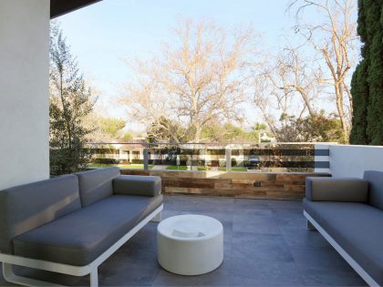 An Elegant Contemporary Home with Chic and Spacious Interior in Los Angeles by Amit Apel Design (25)