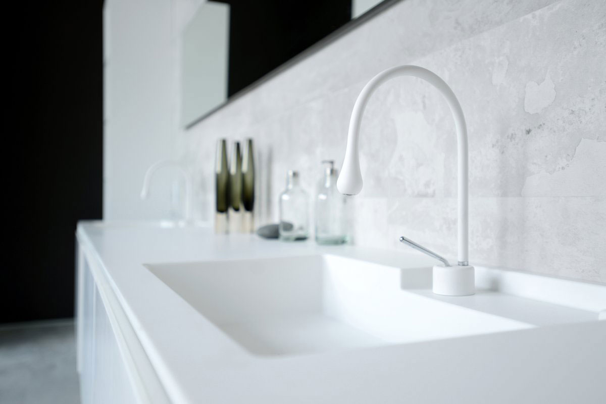 An Elegant Contemporary Home with Chic and Spacious Interior in Los Angeles by Amit Apel Design (32)