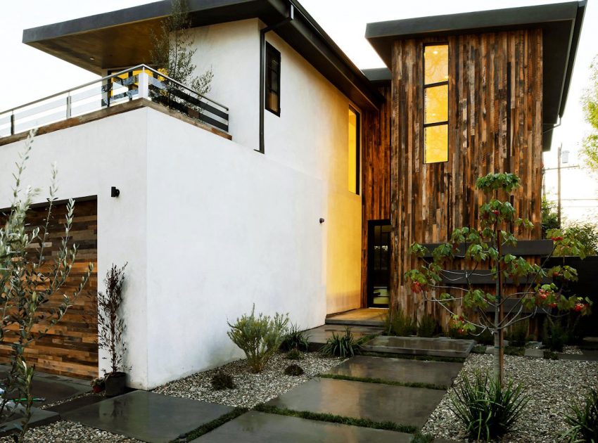 An Elegant Contemporary Home with Chic and Spacious Interior in Los Angeles by Amit Apel Design (40)