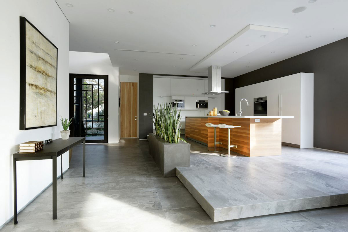 An Elegant Contemporary Home with Chic and Spacious Interior in Los Angeles by Amit Apel Design (5)
