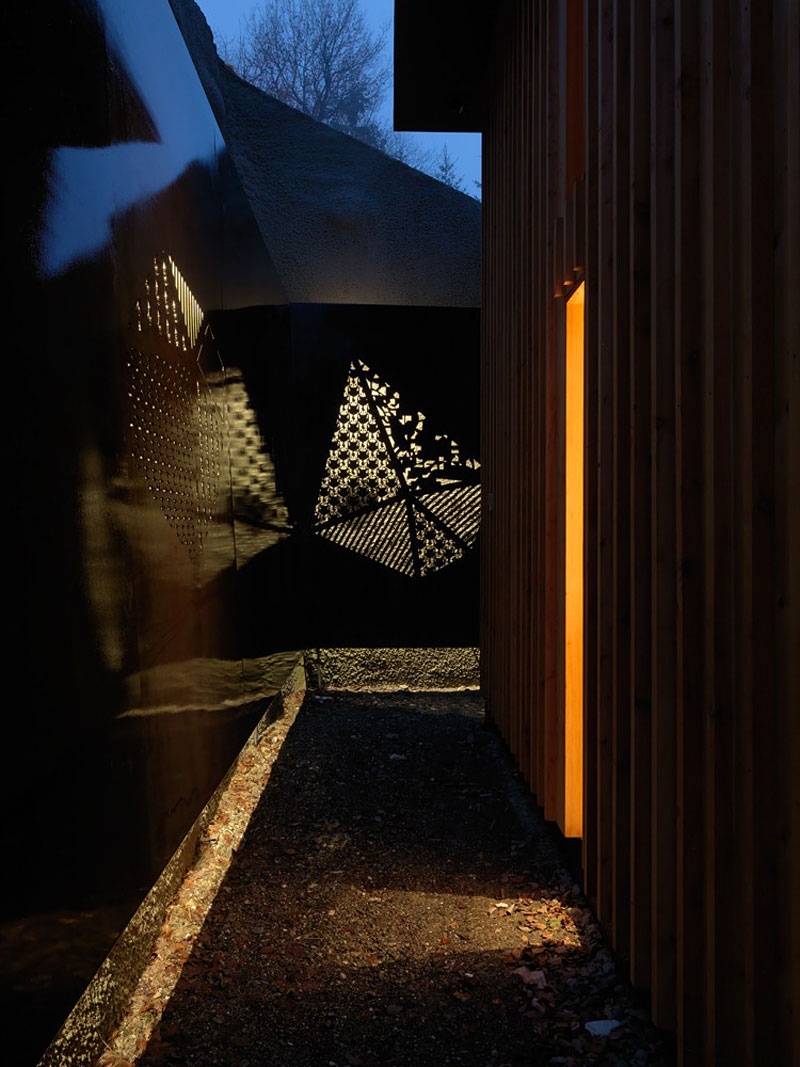 An Elegant Contemporary Home with a Long Swimming Pool in Fribourg, Switzerland by Ralph Germann Architectes (14)