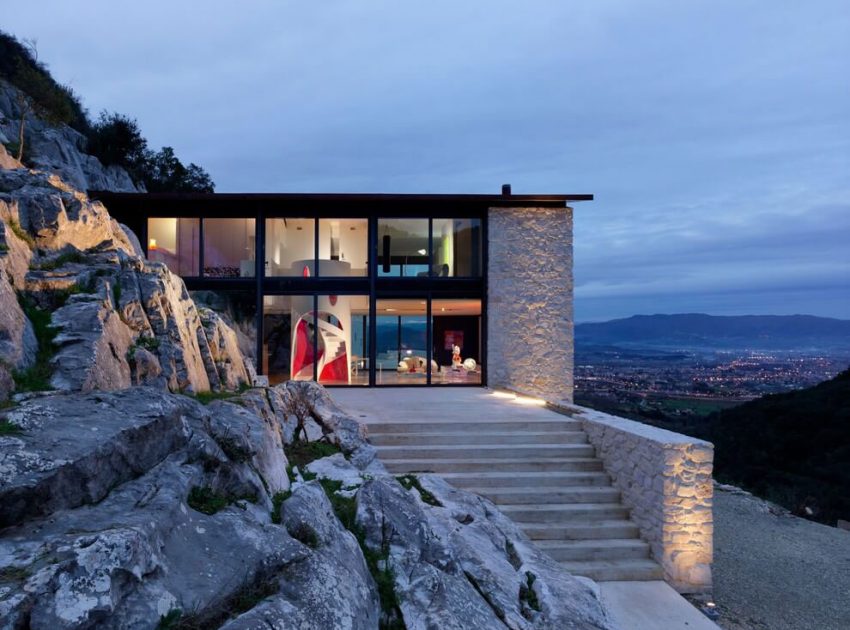 An Elegant Contemporary Mountain House Overlooking the Hills of Tuscany, Italy by Michel Boucquillon & Donia Maaoui (1)