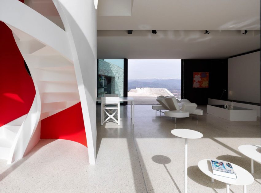 An Elegant Contemporary Mountain House Overlooking the Hills of Tuscany, Italy by Michel Boucquillon & Donia Maaoui (3)