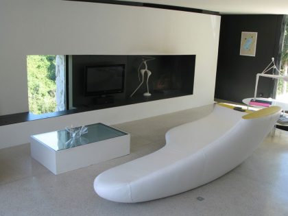 An Elegant Contemporary Mountain House Overlooking the Hills of Tuscany, Italy by Michel Boucquillon & Donia Maaoui (5)