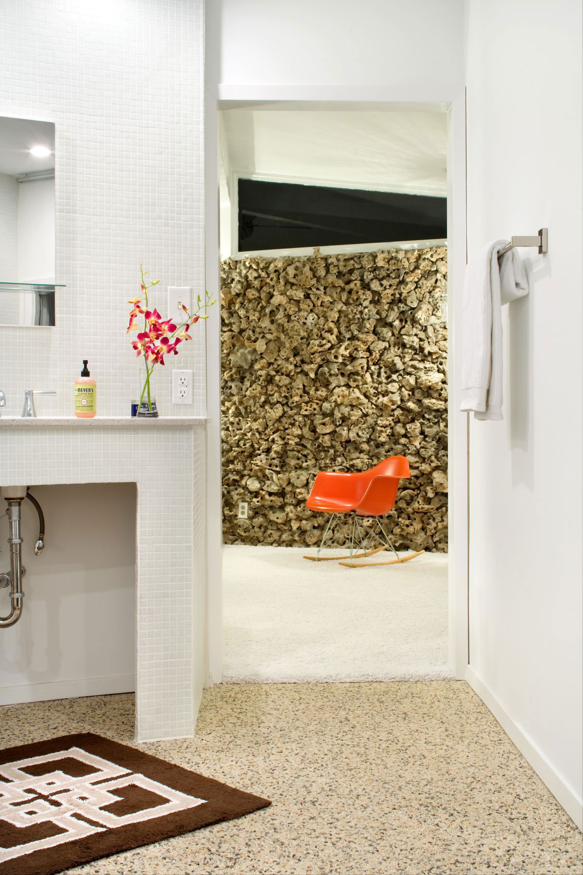 An Elegant Contemporary Remodel of a Unique and Mid-Century Modern Home in Austin by Kevin Pruitt (11)