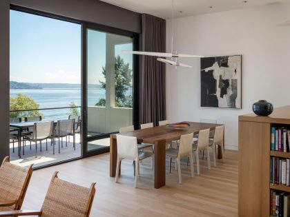 An Elegant Lakeside Summer Home with Modern and Spectacular Views in Seattle by CCS Architecture (10)