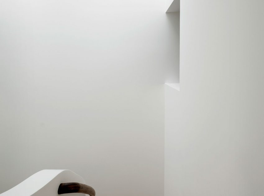 An Elegant Lakeside Summer Home with Modern and Spectacular Views in Seattle by CCS Architecture (12)