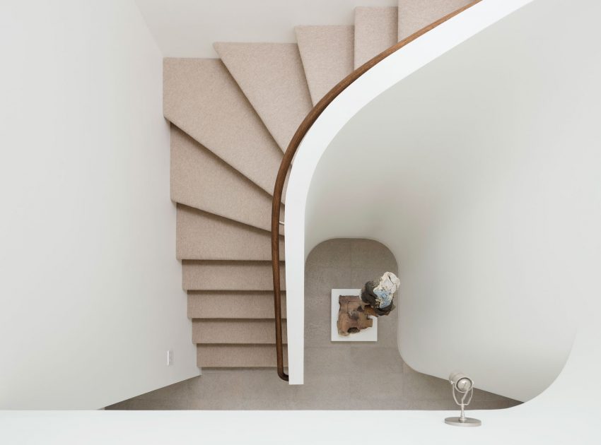 An Elegant Lakeside Summer Home with Modern and Spectacular Views in Seattle by CCS Architecture (13)