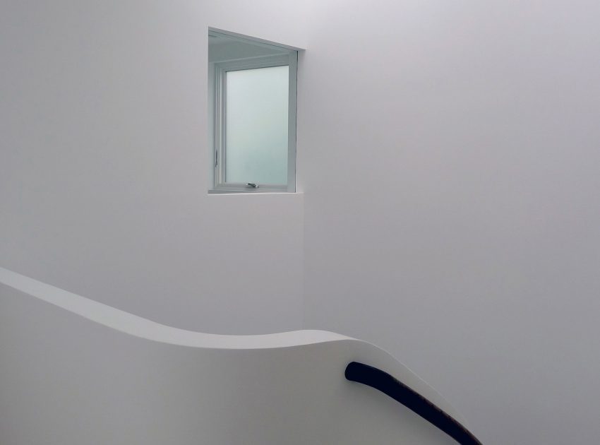 An Elegant Lakeside Summer Home with Modern and Spectacular Views in Seattle by CCS Architecture (14)