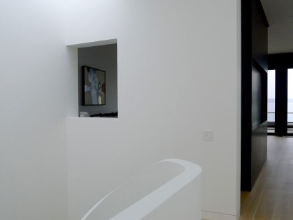 An Elegant Lakeside Summer Home with Modern and Spectacular Views in Seattle by CCS Architecture (15)