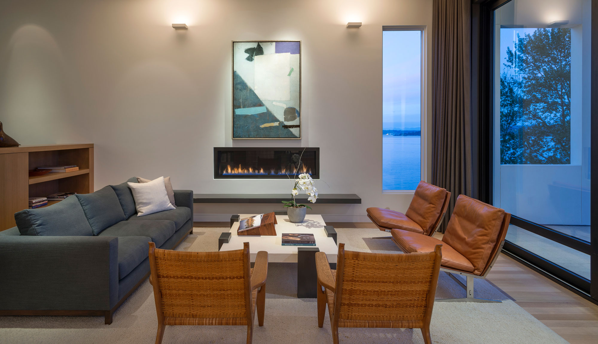 An Elegant Lakeside Summer Home with Modern and Spectacular Views in Seattle by CCS Architecture (21)