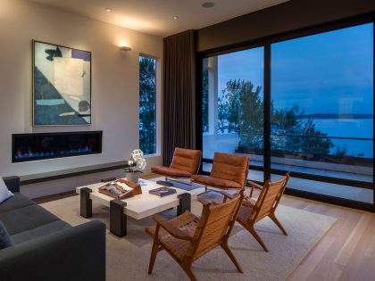 An Elegant Lakeside Summer Home with Modern and Spectacular Views in Seattle by CCS Architecture (22)