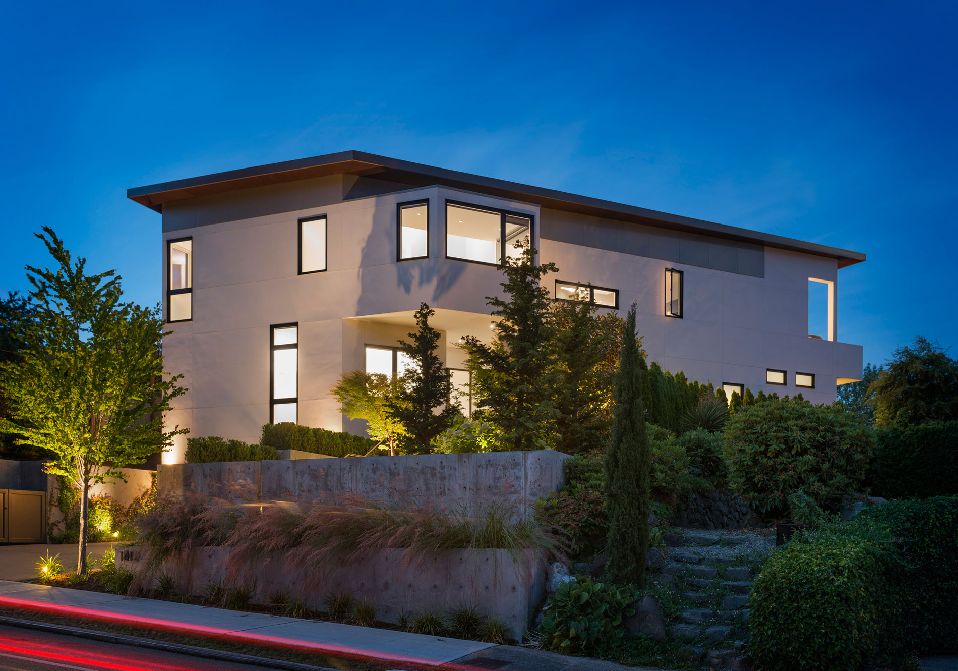 An Elegant Lakeside Summer Home with Modern and Spectacular Views in Seattle by CCS Architecture (24)