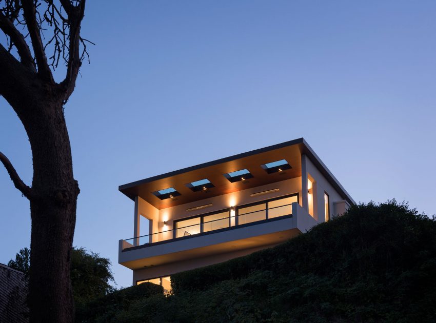 An Elegant Lakeside Summer Home with Modern and Spectacular Views in Seattle by CCS Architecture (25)