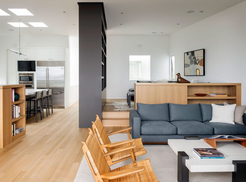 An Elegant Lakeside Summer Home with Modern and Spectacular Views in Seattle by CCS Architecture (5)