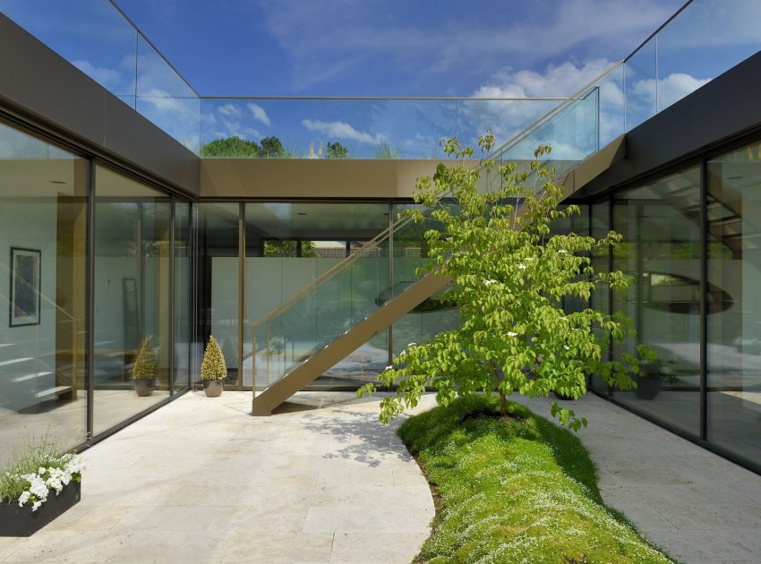 An Elegant Minimalist Home with a Roof Garden in Bavaria, Germany by F64 Architekten (10)