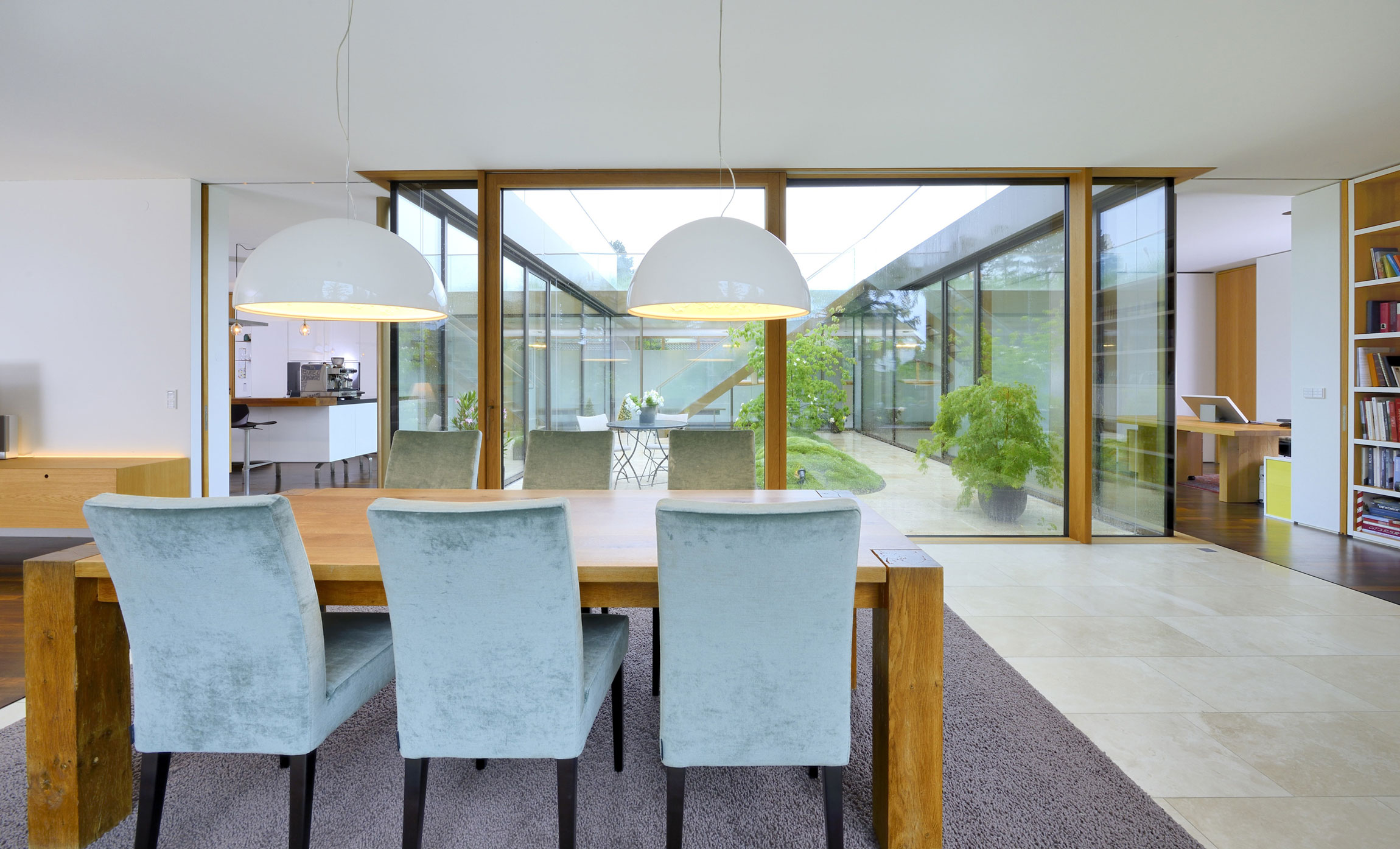 An Elegant Minimalist Home with a Roof Garden in Bavaria, Germany by F64 Architekten (12)