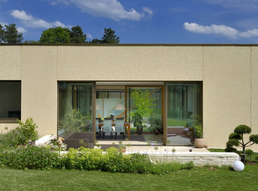 An Elegant Minimalist Home with a Roof Garden in Bavaria, Germany by F64 Architekten (4)