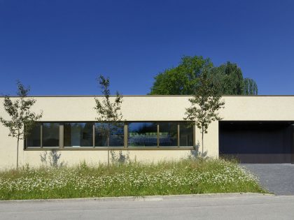 An Elegant Minimalist Home with a Roof Garden in Bavaria, Germany by F64 Architekten (6)