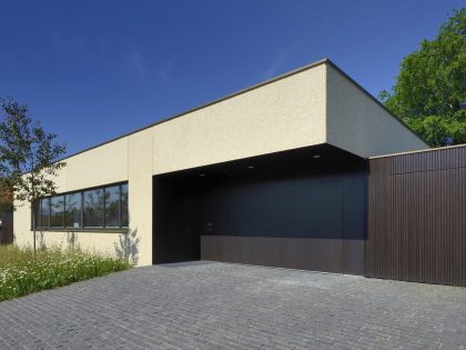 An Elegant Minimalist Home with a Roof Garden in Bavaria, Germany by F64 Architekten (7)