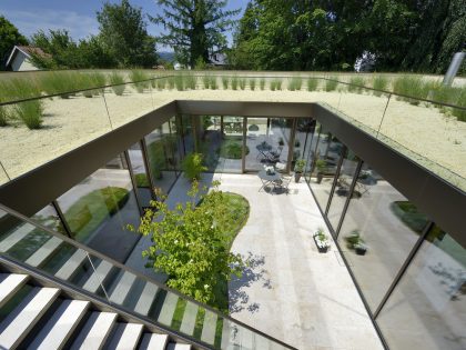 An Elegant Minimalist Home with a Roof Garden in Bavaria, Germany by F64 Architekten (8)