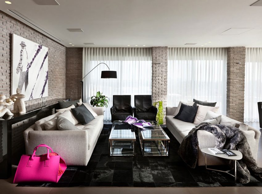 An Elegant Modern Apartment with Warm and Welcoming Atmosphere in Tel Aviv by Michal Schein (1)