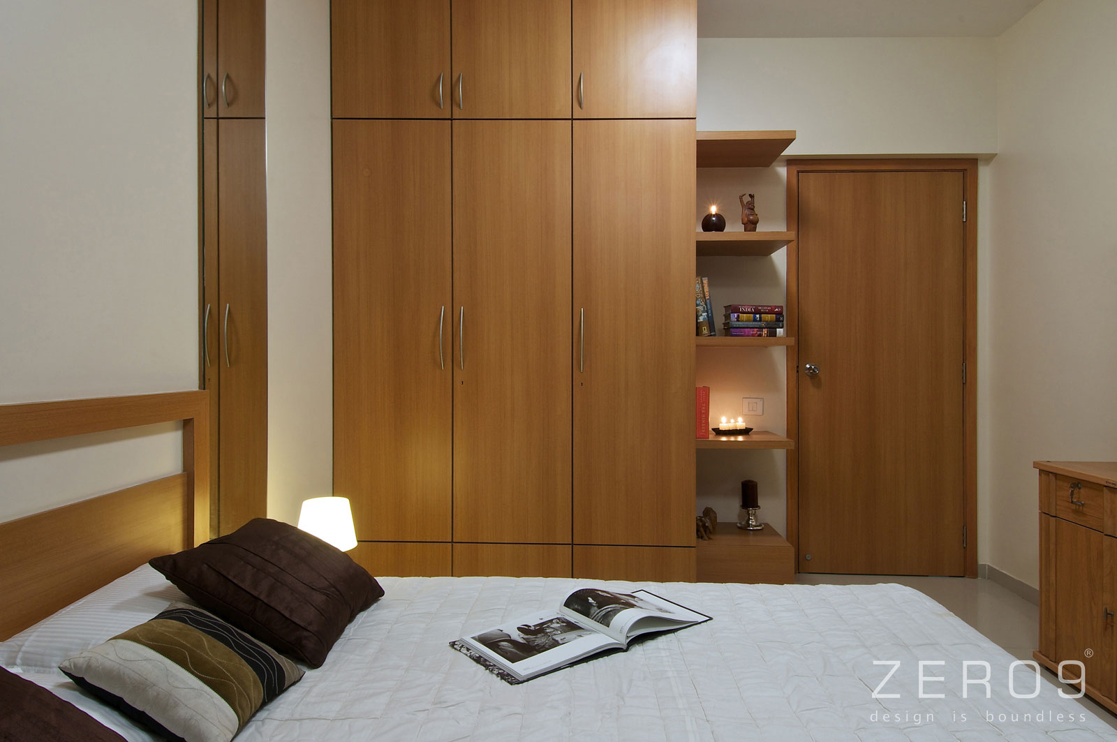 An Elegant Modern Apartment with a Casual yet Sophisticated Look in Mumbai by Zero9 (19)