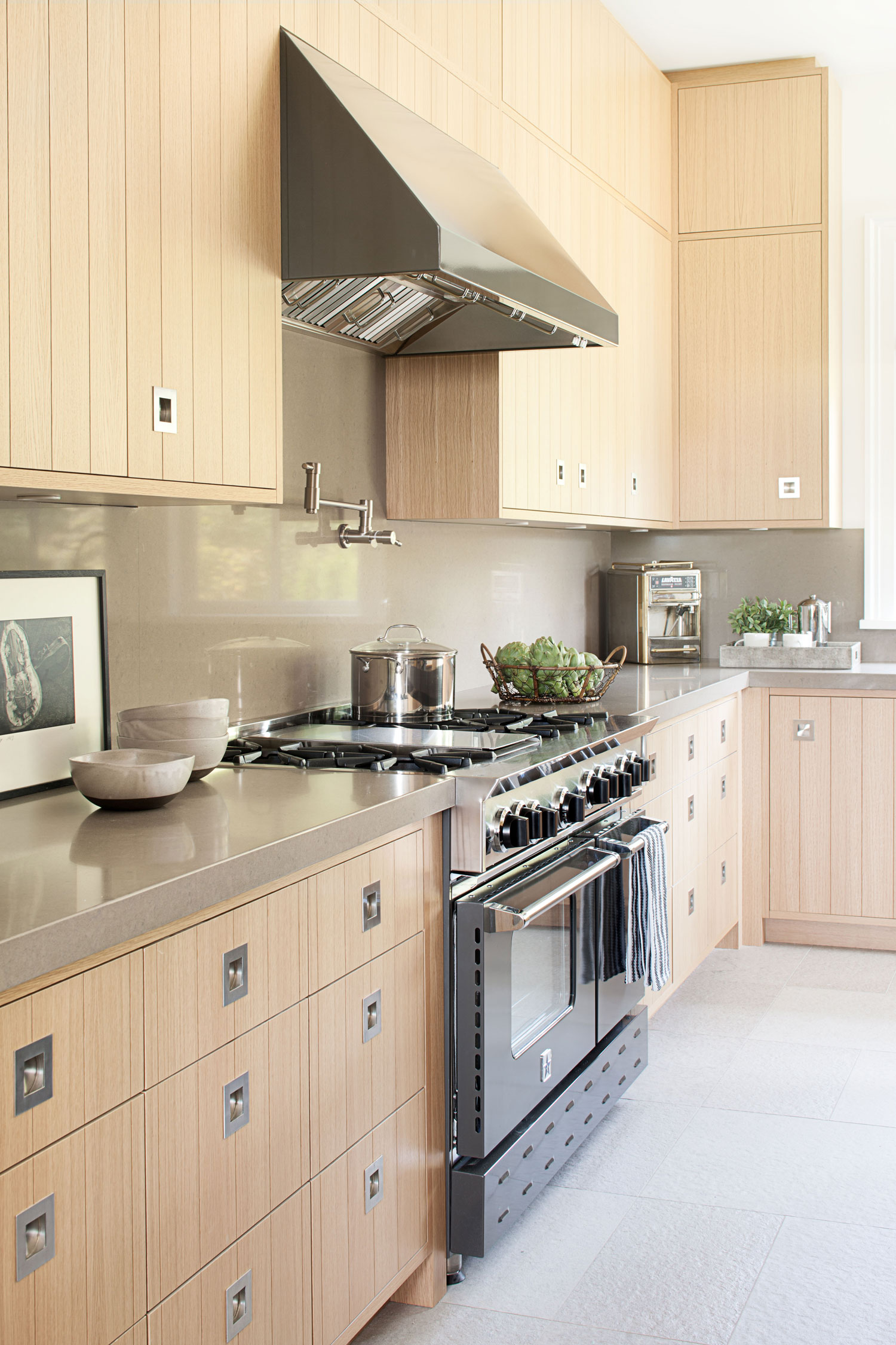 An Elegant Modern Farmhouse with Cozy and Comfortable Appearance in West Vancouver by Kelly Deck (12)