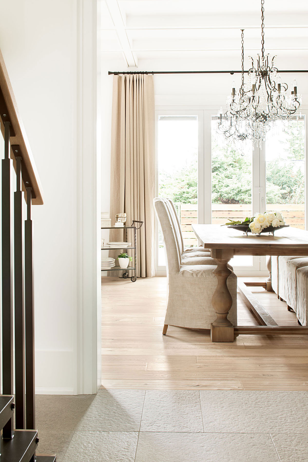 An Elegant Modern Farmhouse with Cozy and Comfortable Appearance in West Vancouver by Kelly Deck (20)