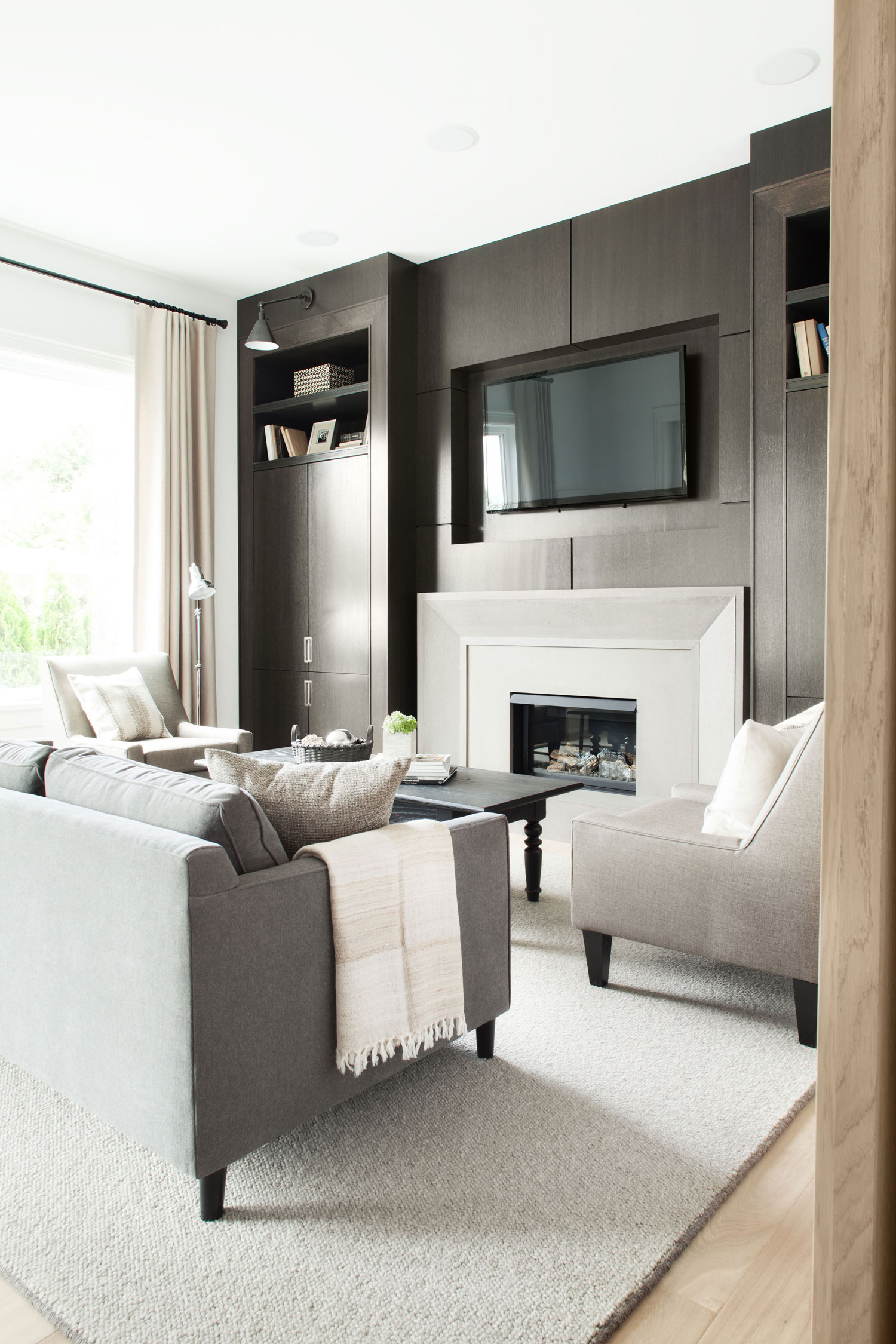 An Elegant Modern Farmhouse with Cozy and Comfortable Appearance in West Vancouver by Kelly Deck (22)