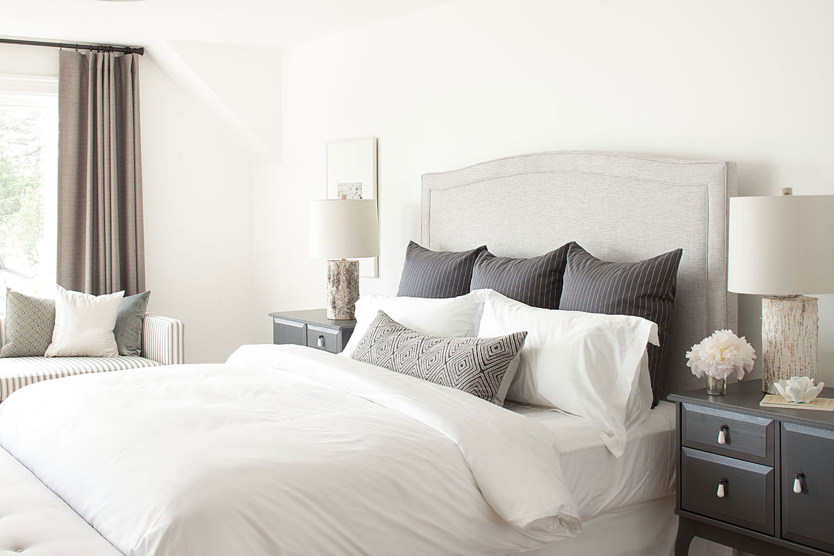 An Elegant Modern Farmhouse with Cozy and Comfortable Appearance in West Vancouver by Kelly Deck (28)