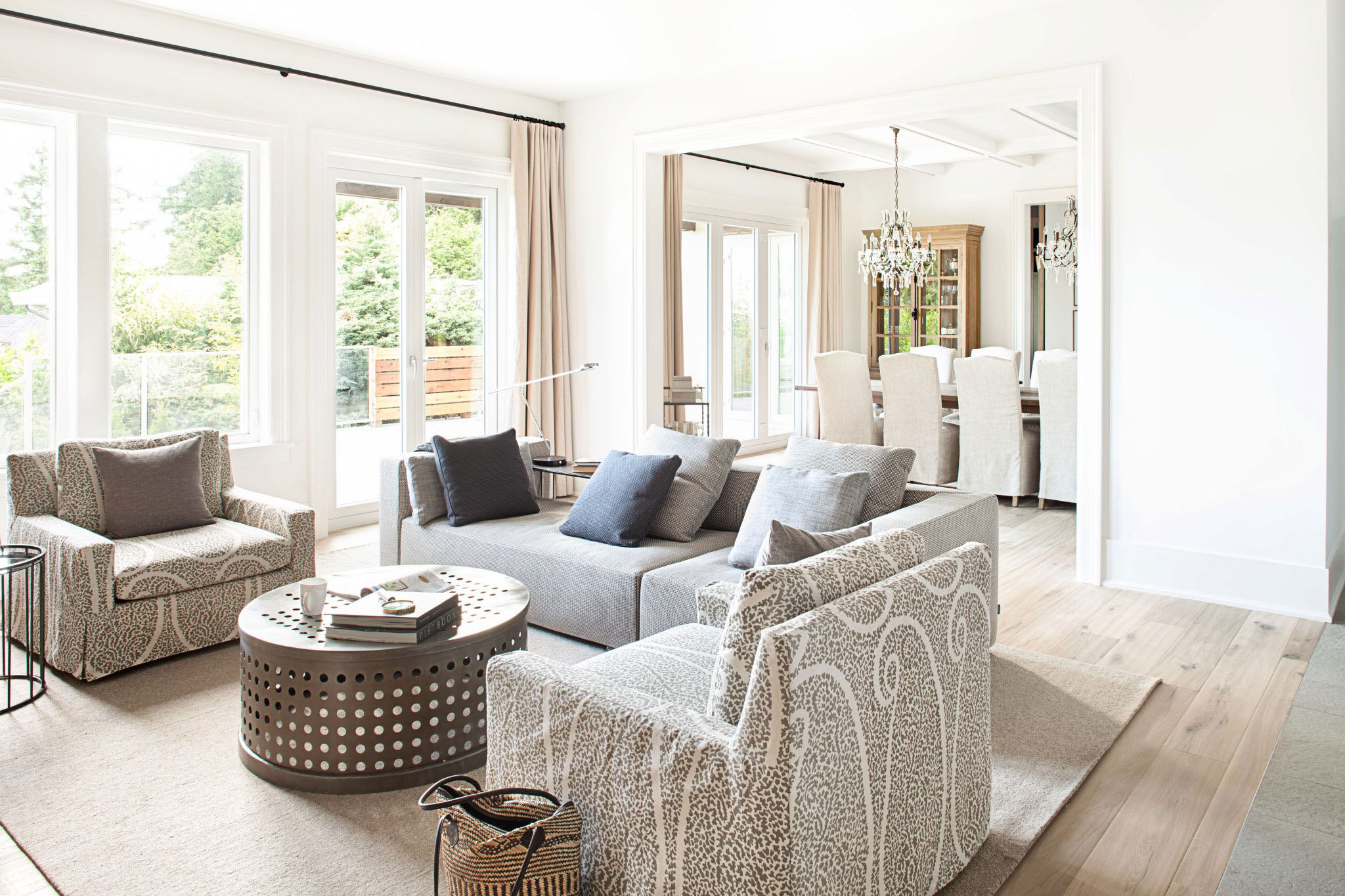 An Elegant Modern Farmhouse with Cozy and Comfortable Appearance in West Vancouver by Kelly Deck (3)