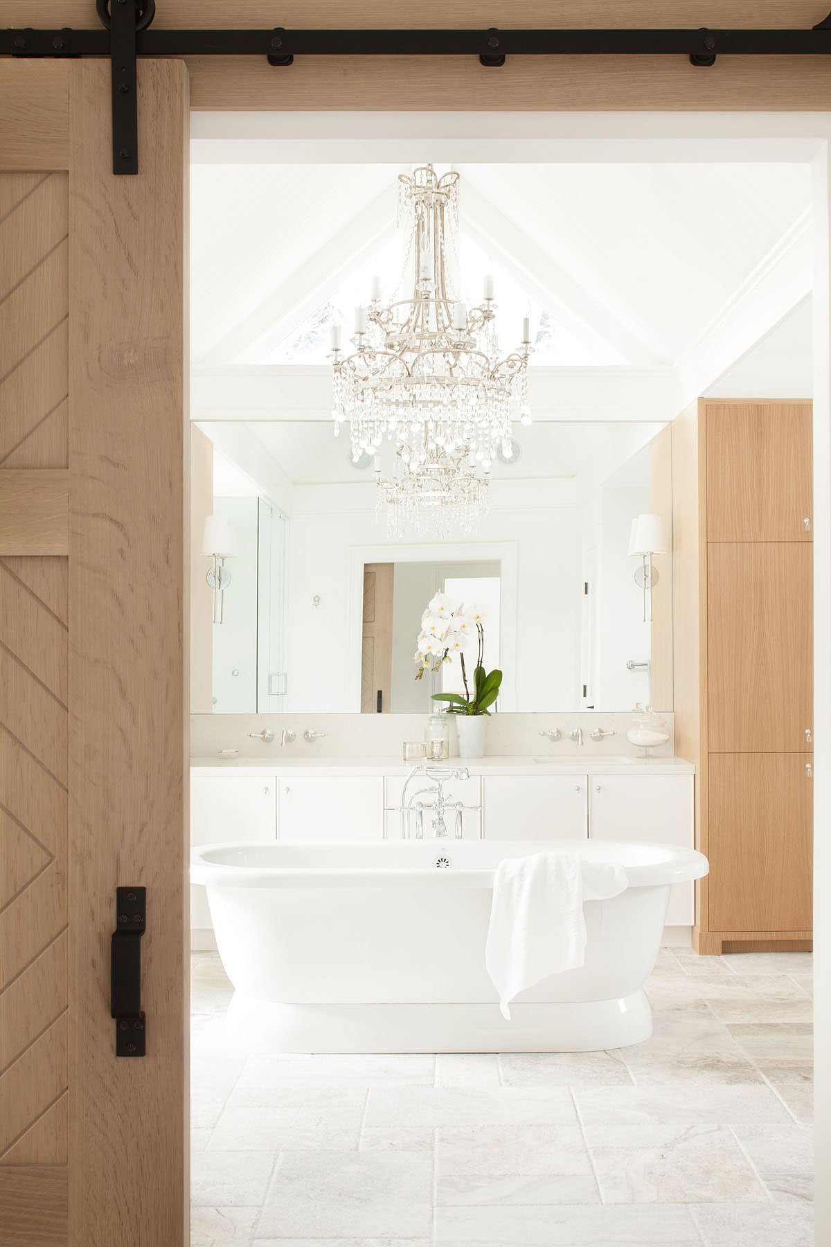 An Elegant Modern Farmhouse with Cozy and Comfortable Appearance in West Vancouver by Kelly Deck (30)