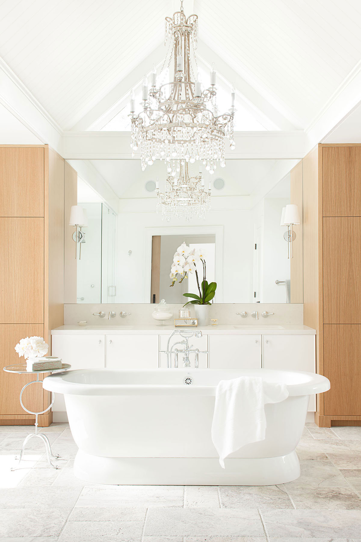 An Elegant Modern Farmhouse with Cozy and Comfortable Appearance in West Vancouver by Kelly Deck (31)