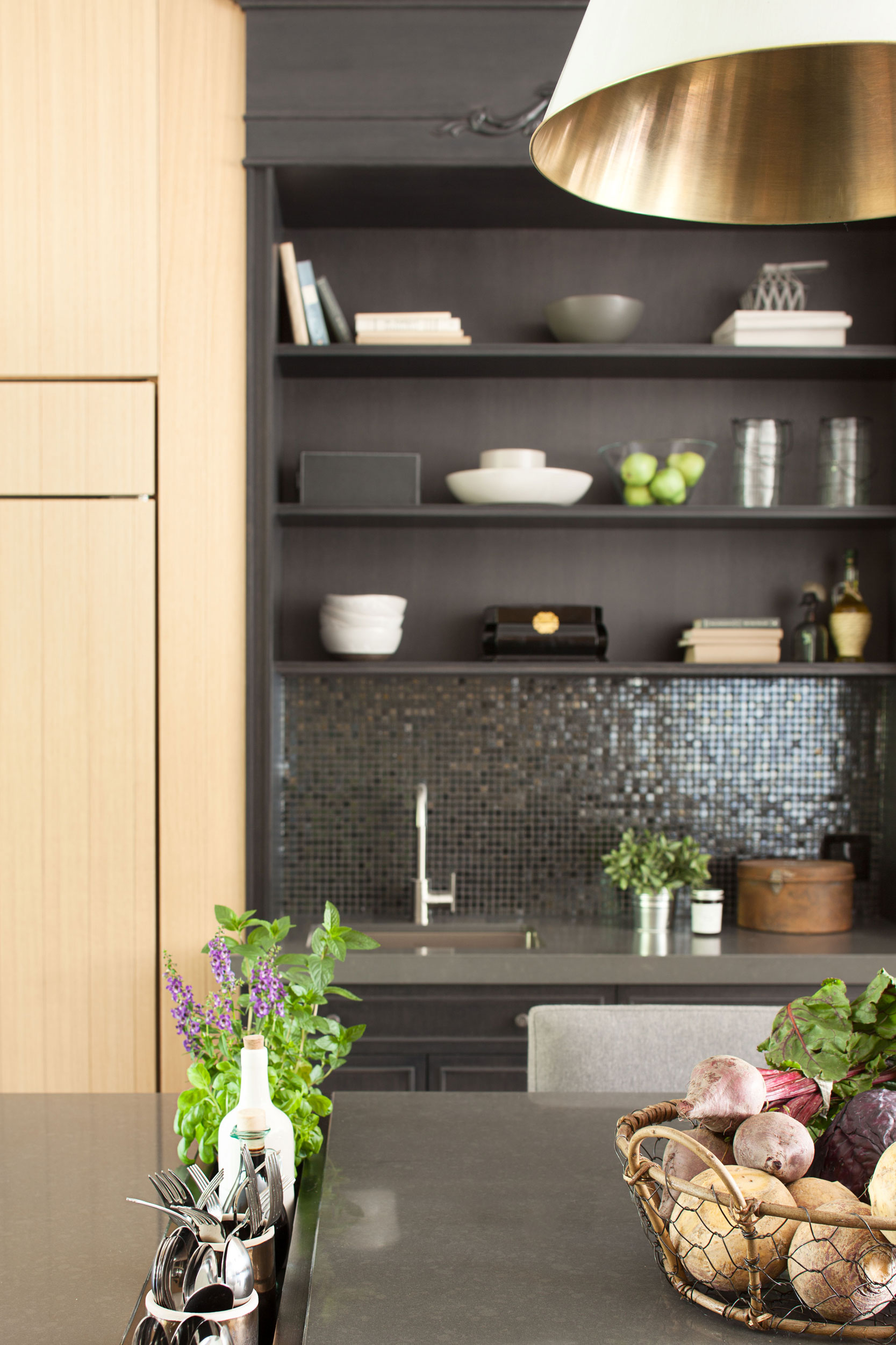An Elegant Modern Farmhouse with Cozy and Comfortable Appearance in West Vancouver by Kelly Deck (9)