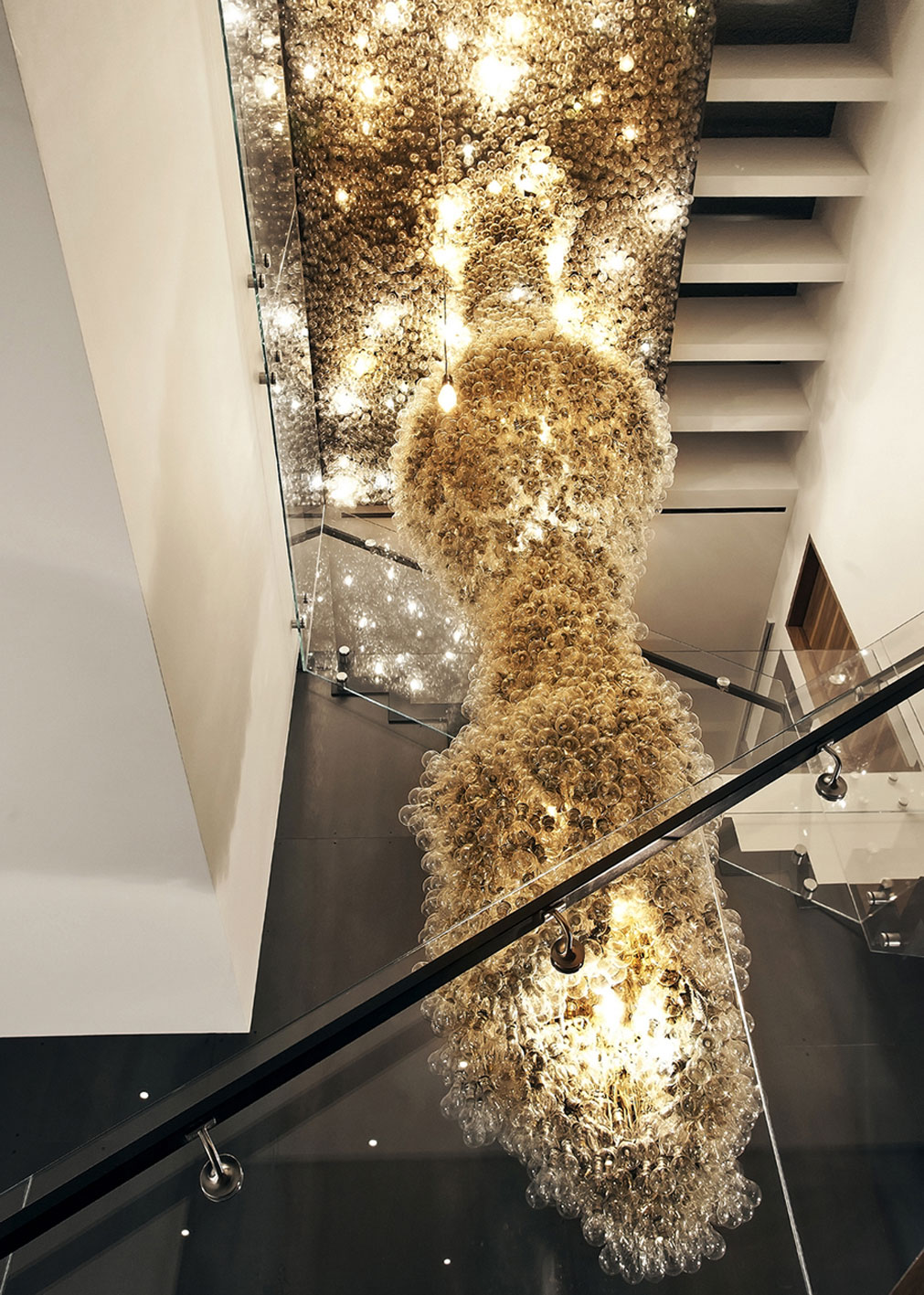 An Elegant Modern House with Beautiful Interiors in the Desert of Nevada by assemblageSTUDIO (14)