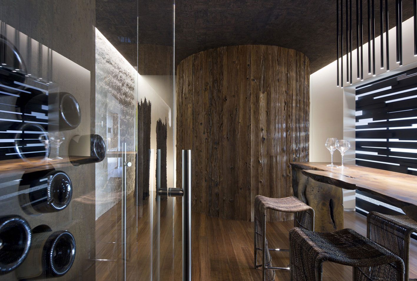 An Elegant Modern House with Beautiful Interiors in the Desert of Nevada by assemblageSTUDIO (21)