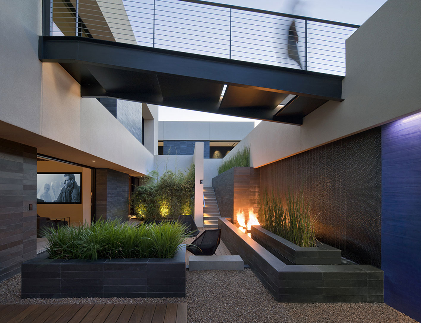 An Elegant Modern House with Beautiful Interiors in the Desert of Nevada by assemblageSTUDIO (22)